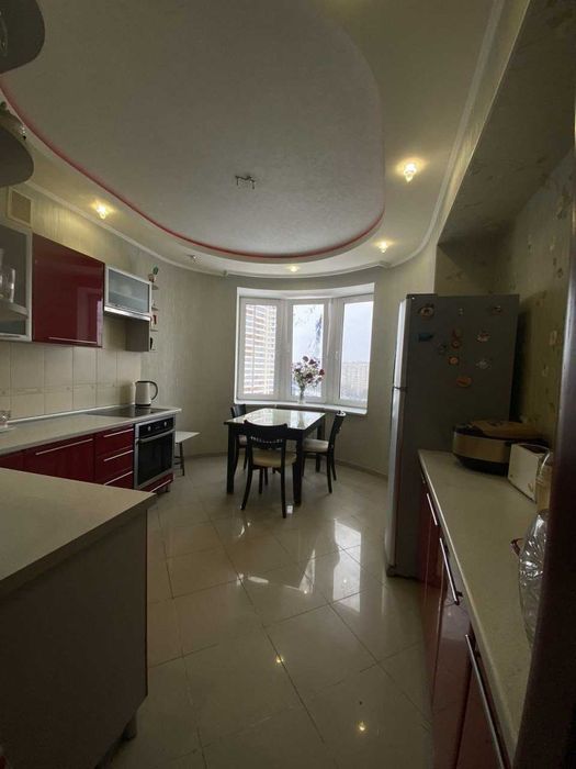 Здам 2 кімнатну квартиру на Олексіївці, пр.Перемоги,59.