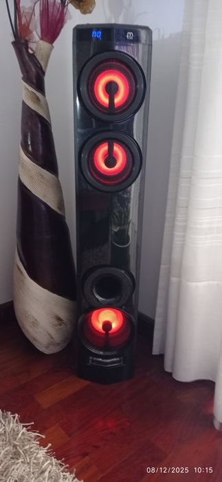 Coluna bluetooth impecável.