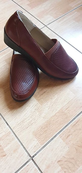 Buty damskie na koturnie rozmiar 37,39,40
