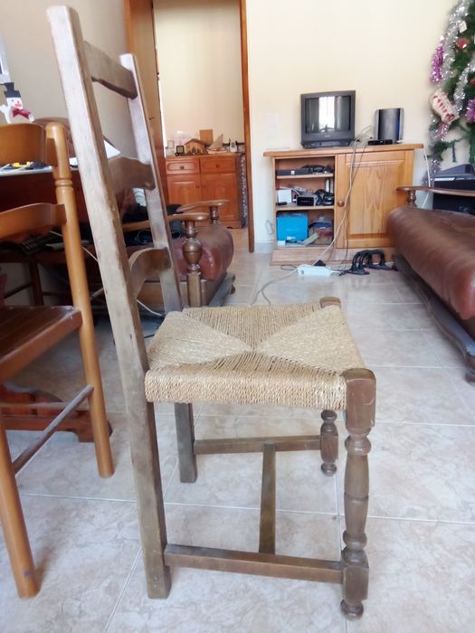 Vendo cadeiras clássicas "vintage"