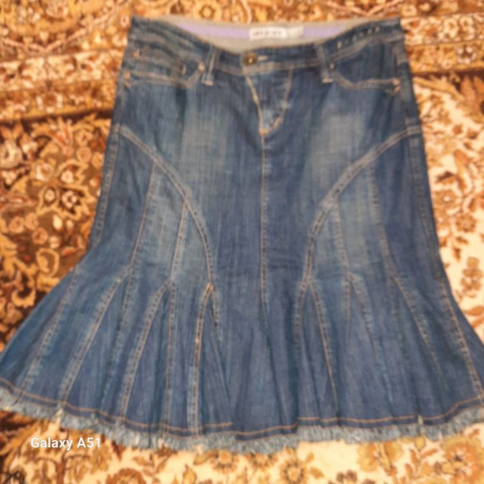 Джинсовая юбка от бренда Манго