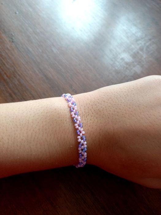 Гарненький браслетик ручної роботи