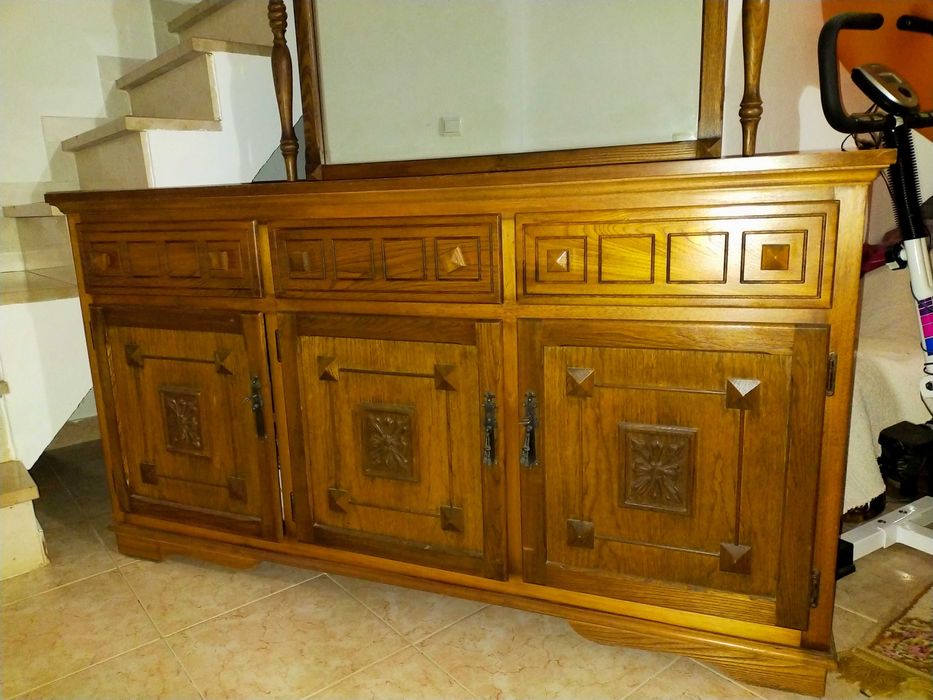 Cómoda | aparador em madeira maciça com espelho.