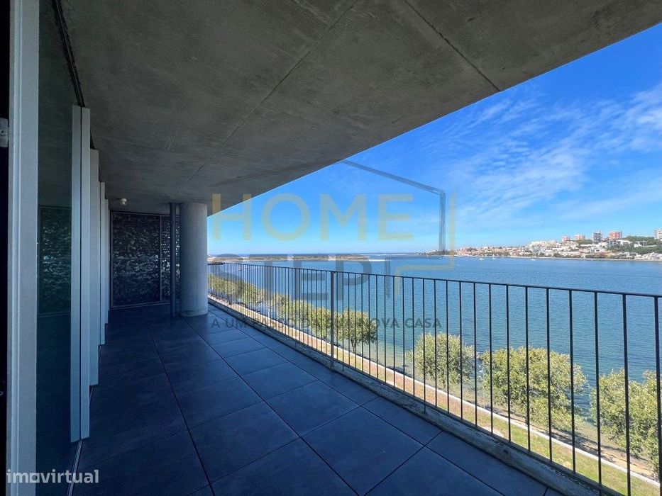 Apartamento T3 com Vista Rio, Edifício Cais D'Afurada