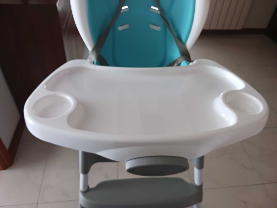 Cadeira de refeição uma PECHINCHA Como NOVA