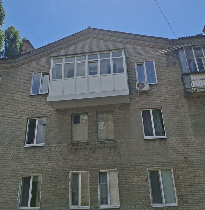 Продам 3-х кім.,новий ремонт,сталінка,центр,набережна,пров.Крупської 4
