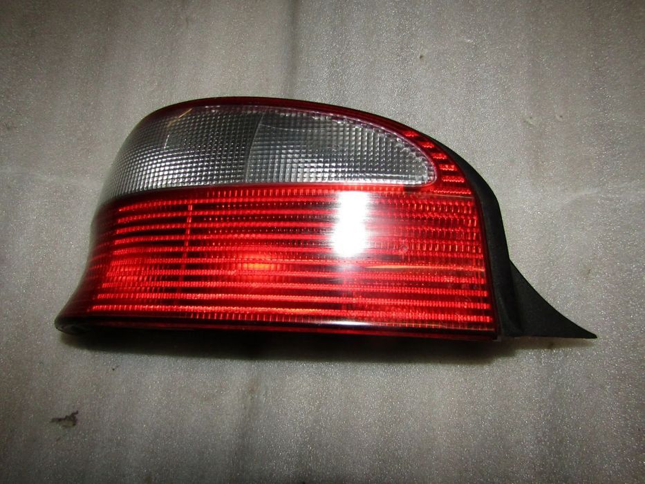 Farolim tras Citroen Saxo ano 2001 (ver fotos)