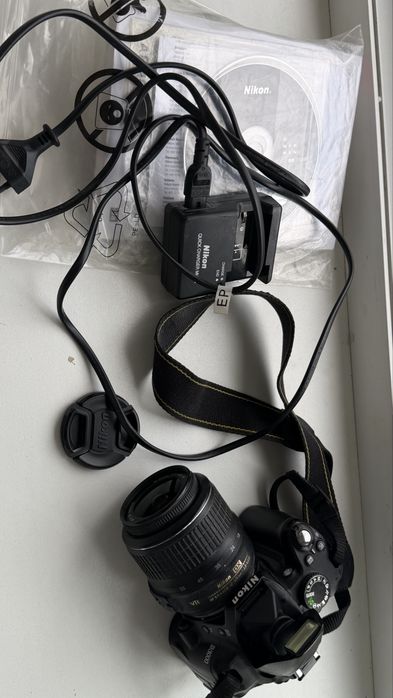 Продам Nikon D3000