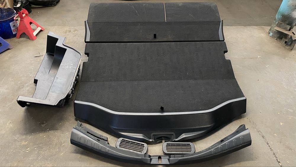 Комплект полу в багажник TOYOTA RAV 4