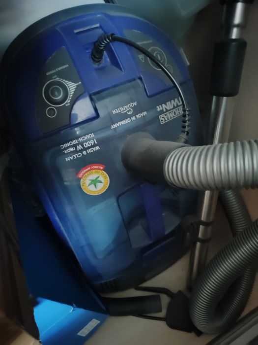 Миючий пилосос Томас