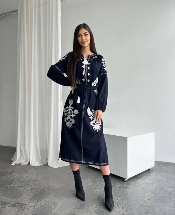 Вишиті плаття