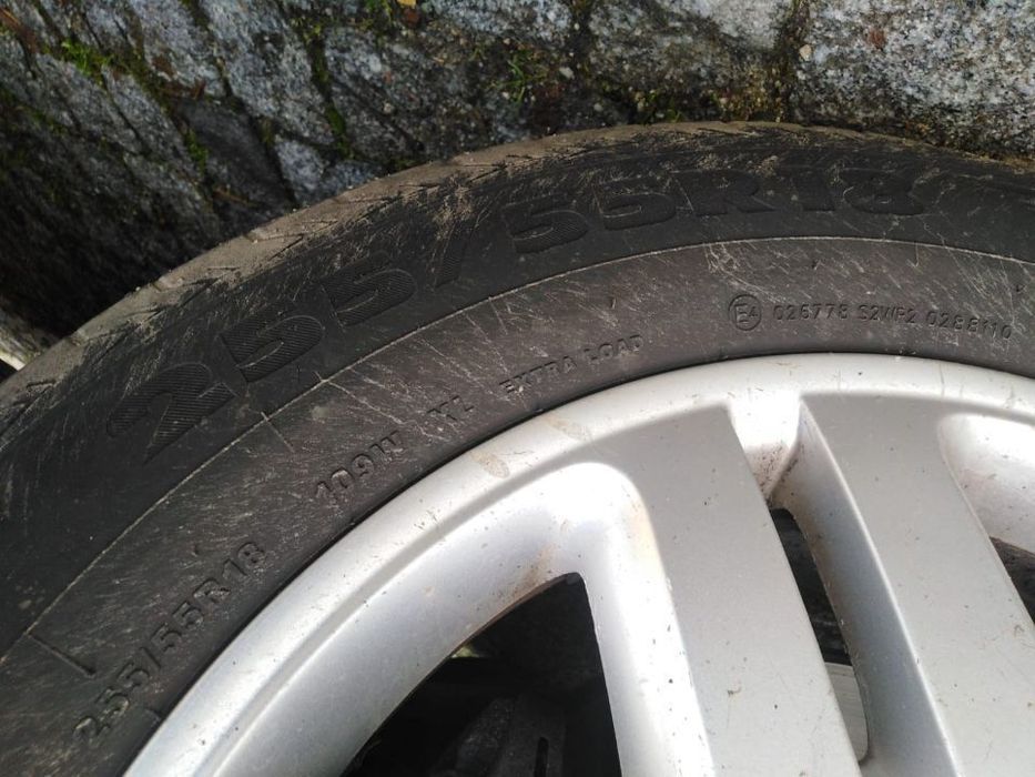 Jogo de jantes com pneus 255/55/R18 Vw R18