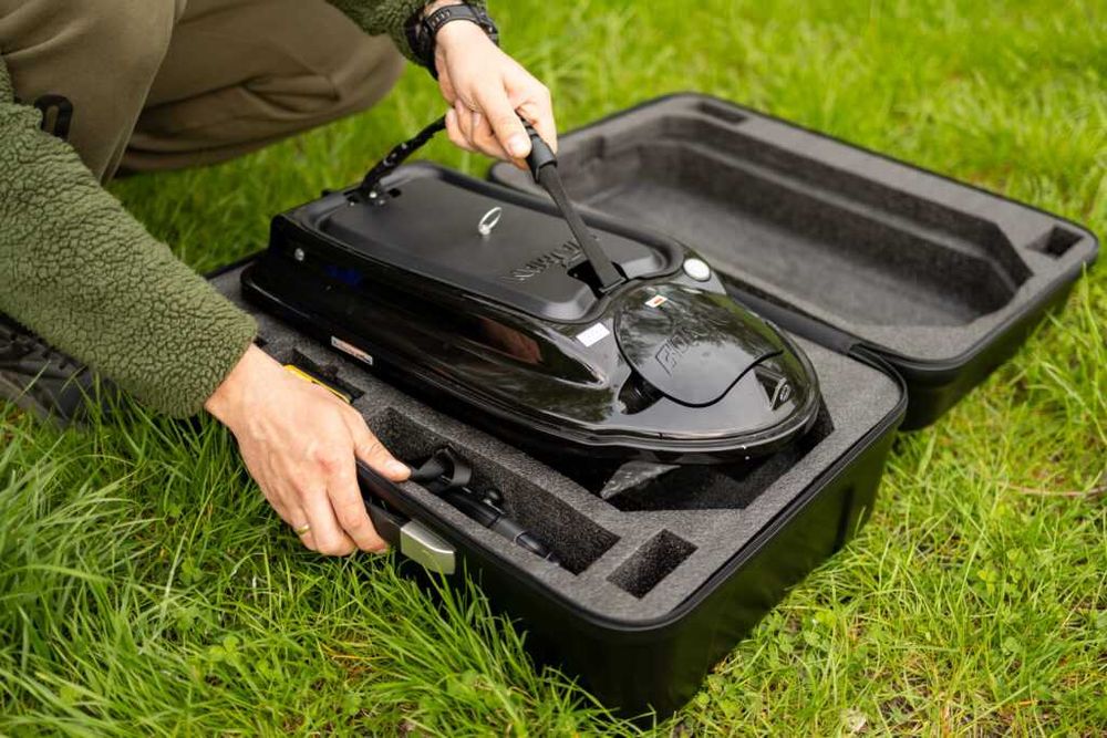 Łódka zanętowa Boatman ACTOR Plus Pro.GPS+ SONAR Sklep Zabrze