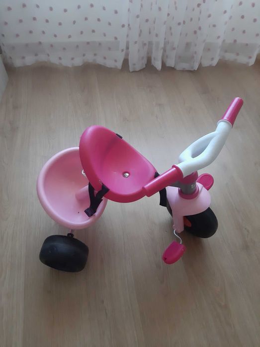 Triciclo menina muito bom estado