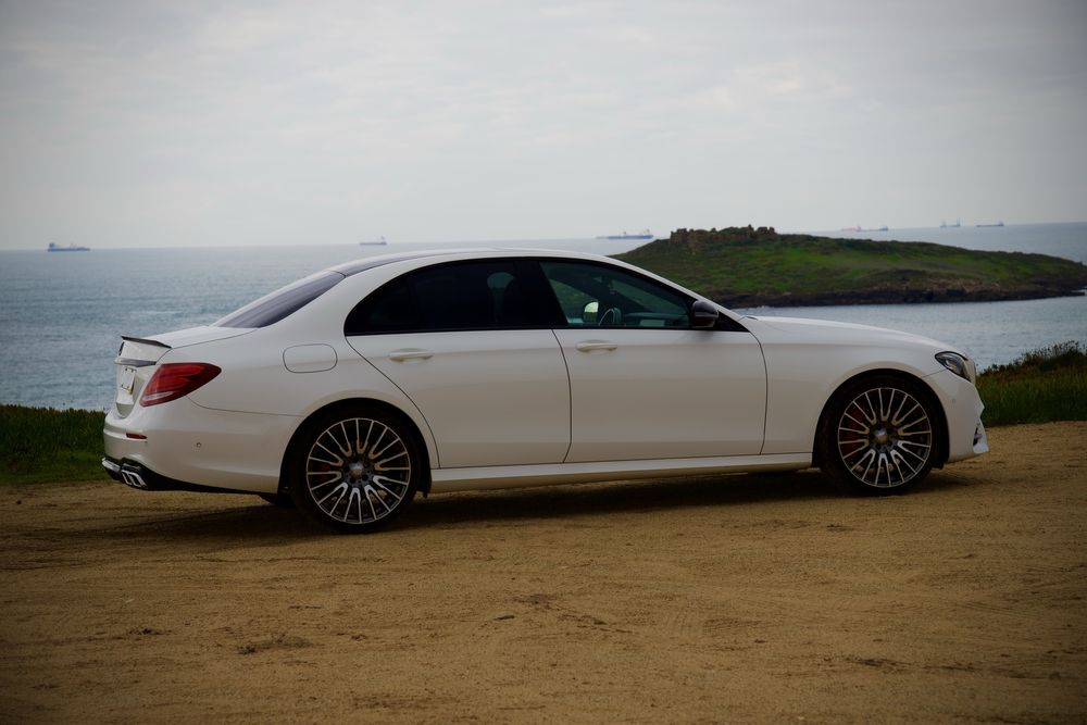 Mercedes E220d AMG - Imaculado