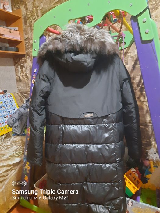 Зимняя  куртка .размер м !в нормальном состоянии