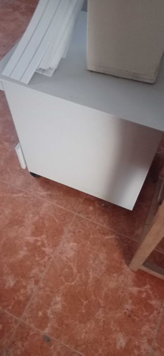 Secretaria com gavetas