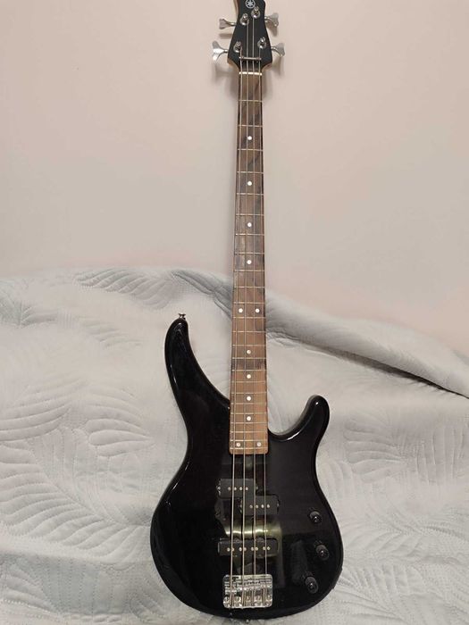 Бас гітара Yamaha TRBX-174