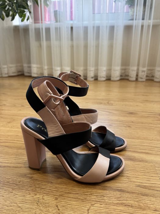 Босоніжки Prego на підборах