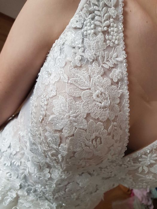 SUKNIA ŚLUBNA z kolekcji 2021