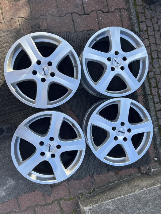 Koła zimowe 215/60 R17 Hyundai ix35 Tucson +TPMS+ NOWE opony 2024