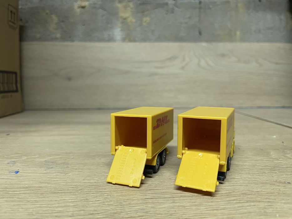 Siku Ciężarówka Z Przyczepą DHL S1694