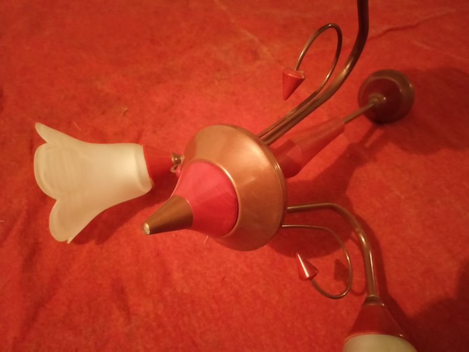 Żyrandol trójramienny, trzy klosze, lampa