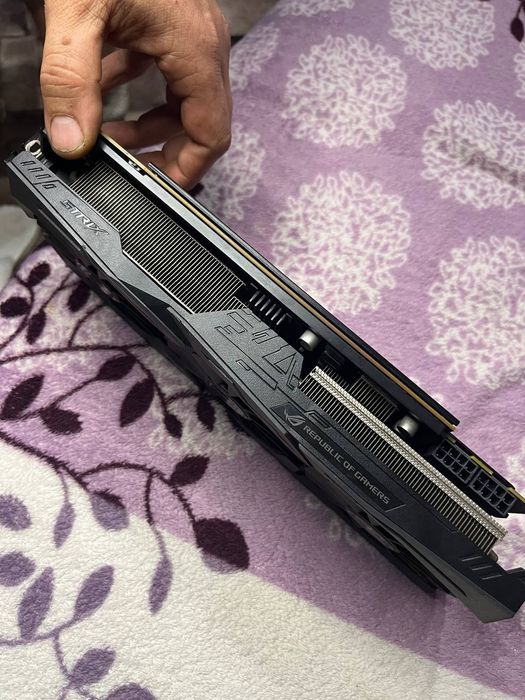 Видеокарта asus Vega 56 8gb