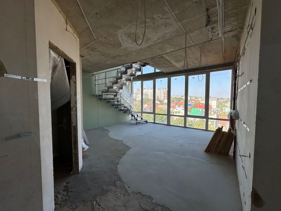 квартира в двох рівнях в центрі міста.