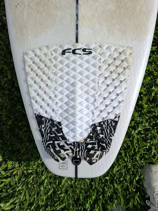 Prancha Olaian epoxy 6.3 com quilhas extra e saco