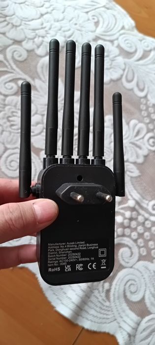 Wzmacniacz sygnału wifi (do kontaktu)