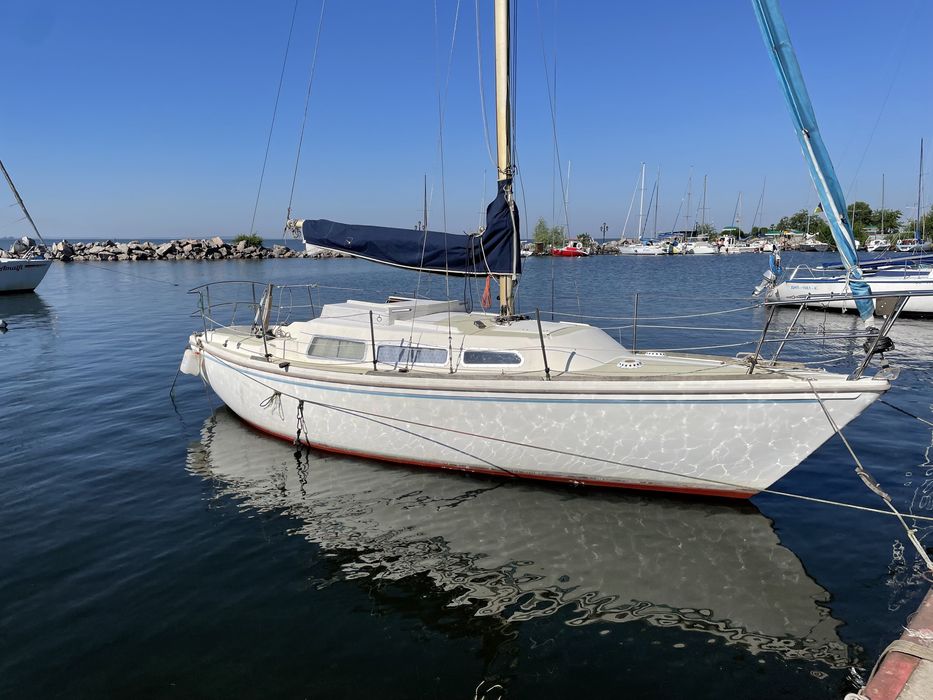 Яхта парусная Jaguar 27