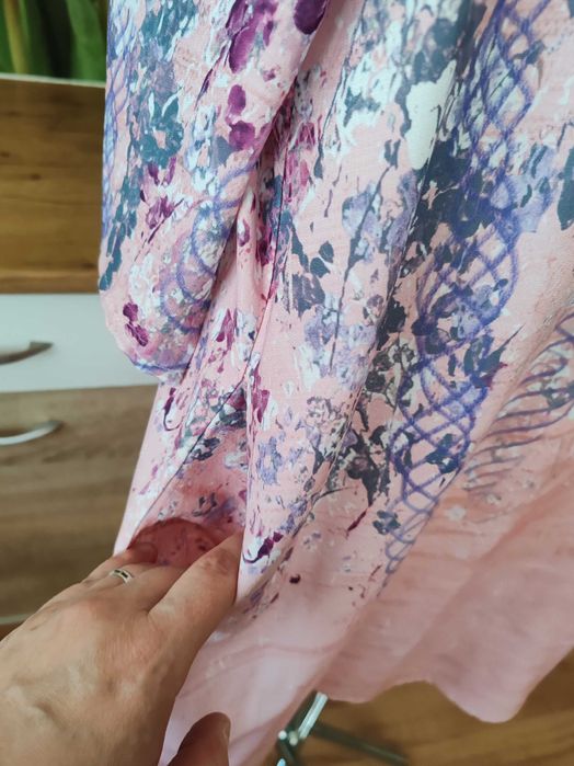 Lekka ciekawa sukienka rozmiar 44 poliester, śliczny print