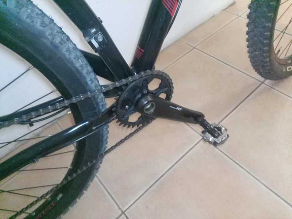 Bike aro 29 quadro de alumínio,  suspensão fox com broqueio no guião  12v