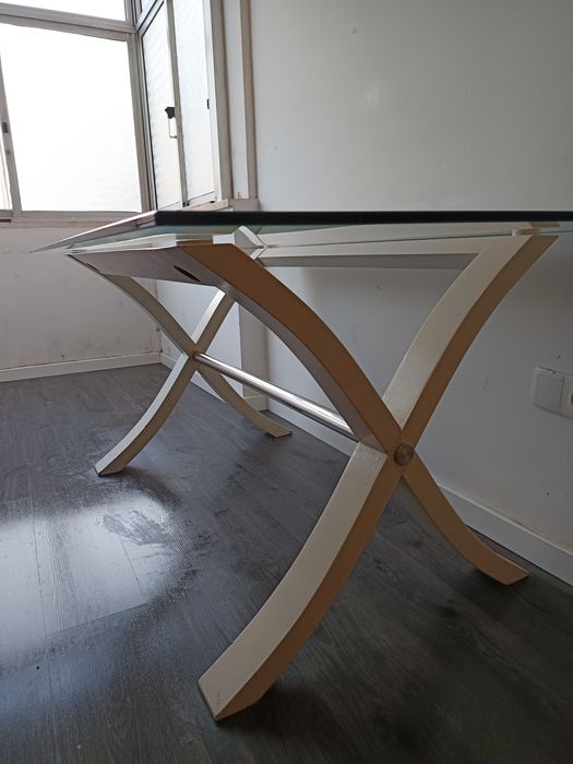 Mesa de vidro em bom estado!