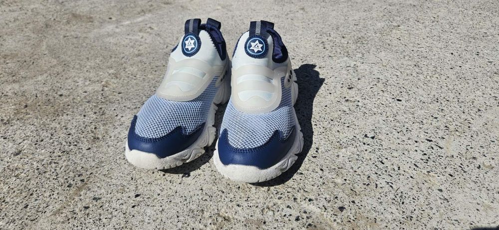 Кросівки підліткові