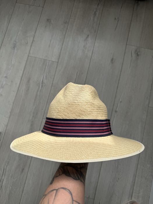 Стильна шляпа, солома