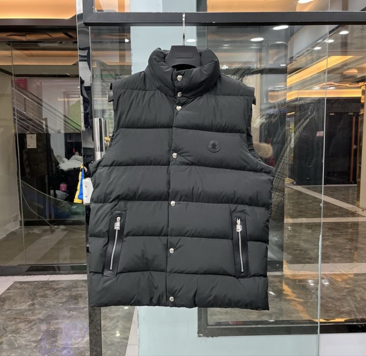 Жилетки Moncler чоловічі