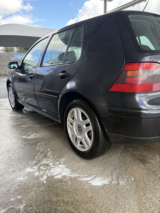 Volkswagen    Golf