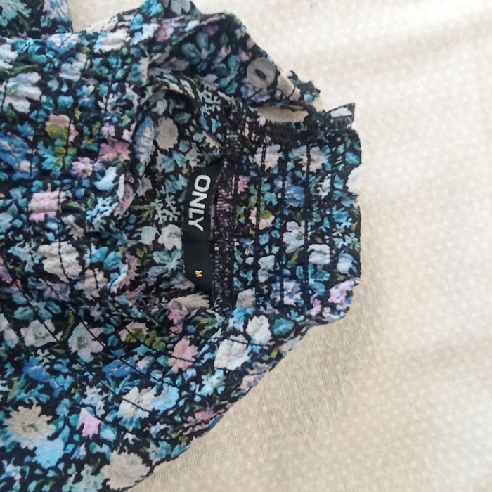 Vestido azul florido