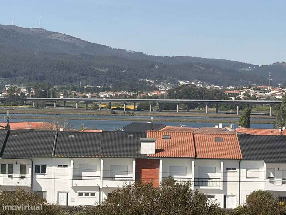 Moderno T3 em Darque com Localização Privilegiada