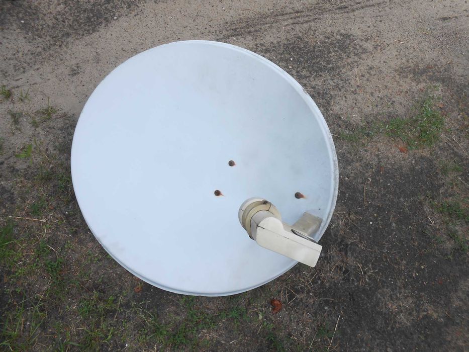 Antena satelitarna