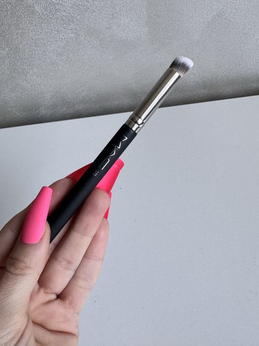 Nowy pędzel do makijażu MAC 370 do korektorów mini okrągly