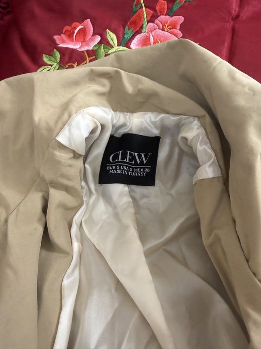 Бежевий трендовий тренч