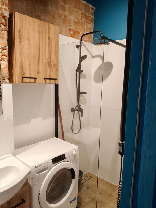 Sprzedam kawalerkę w Centrum Poniatowej