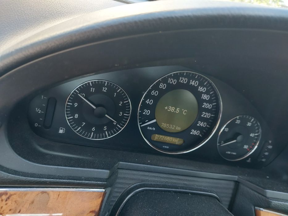 Mercedes-Benz E220