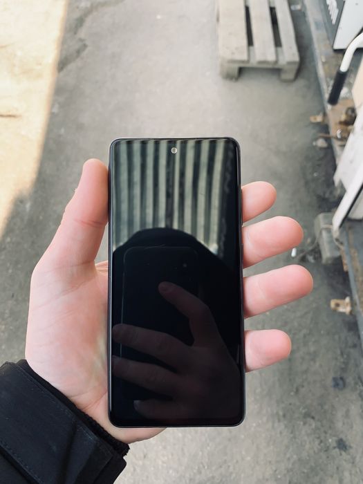 Продам Samsung a52s 5g 6/128 в хорошем состоянии