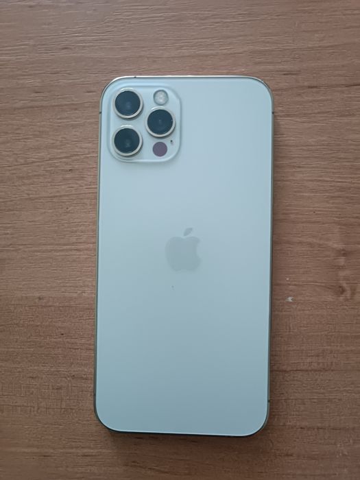 Айфон 12 про 128 в ідеальному стані + чохли в подарунок