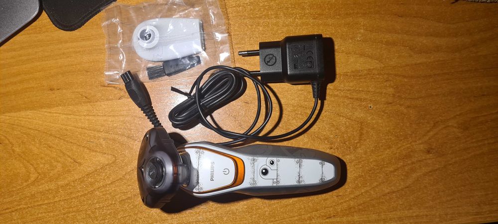 Maszynka do golenia PHILIPS SW5700