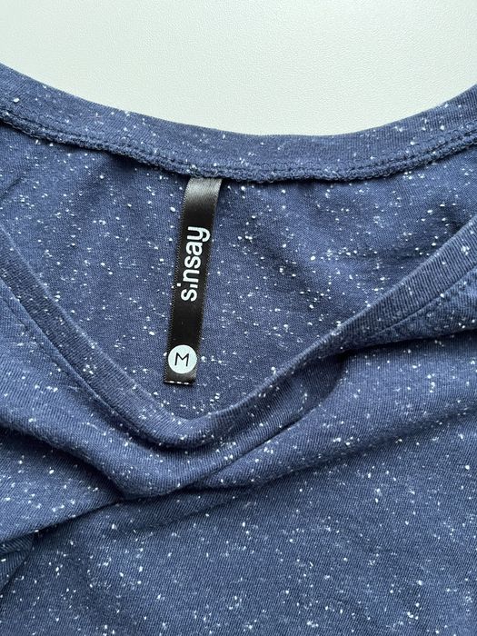 Granatowa koszulka crop top z wiązaniem